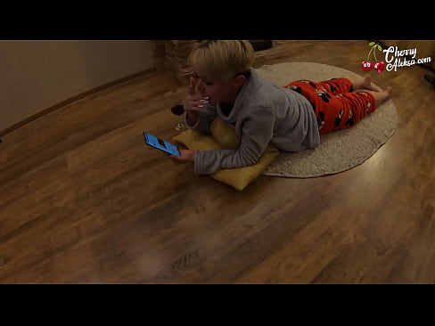 ❤️ Luda plavuša sisa ogroman kurac sisa i poskakuje na njemu - analni seks ❤️ Jebeni video  na hr.sexeey.ru ❌