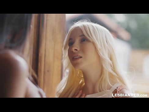 ❤️ Djevojka dolazi kući nekoliko mjeseci kasnije i na kraju jede mačkicu svoje maćehe ❤️ Jebeni video na hr.sexeey.ru ❌